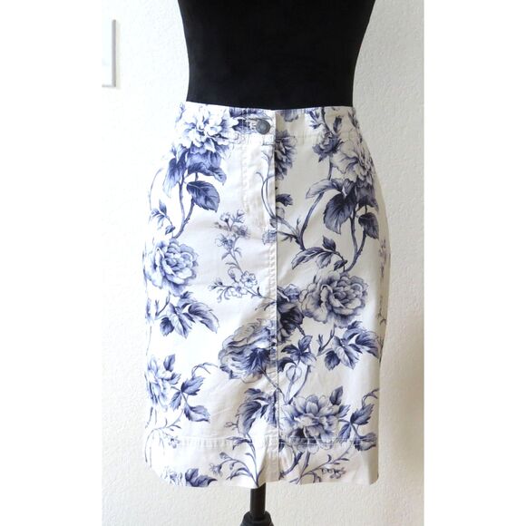 Talbots Dresses & Skirts - Talbots Damask Print A-Line Skirt Cotton Blend blue/white 6P EUC